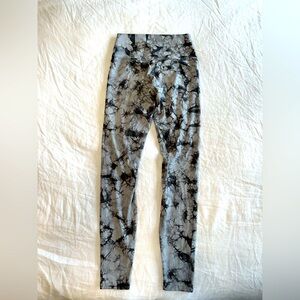 Lululemon leggings - size 6